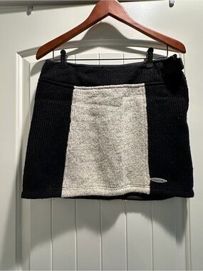 Everest Designs Wool Black and Cream Knit Mini Skirt